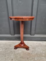 A Victorian mahogany circular pedestal table, 48cm diameter.