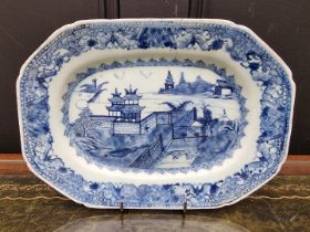 A small Chinese blue & white meat plate, late 18th century, 27cm wide.