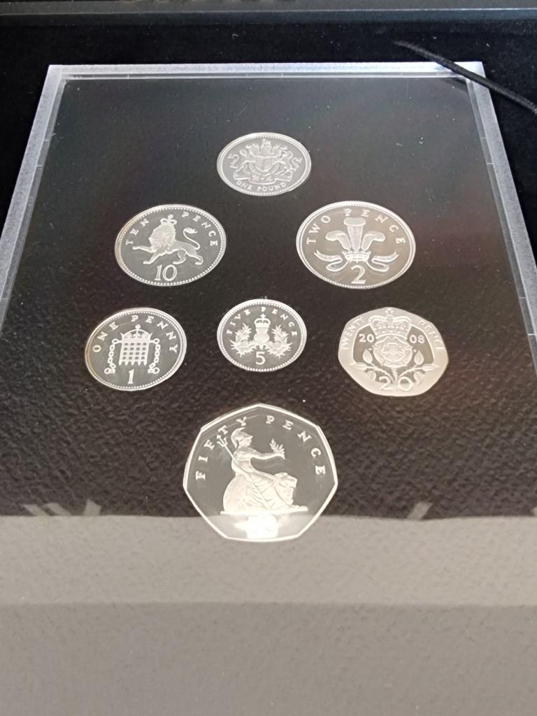 Coins: a 2008 Royal Mint silver proof 'Emblems of Britain' and 'Royal Shield of Arms' dual set, - Image 2 of 3