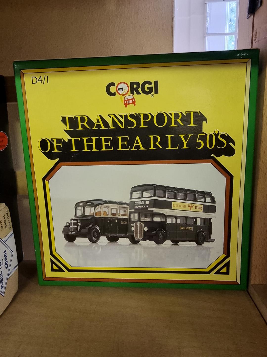 Corgi: thirteen boxed bus and coach models; together with three examples by EFE. (16) - Image 6 of 6
