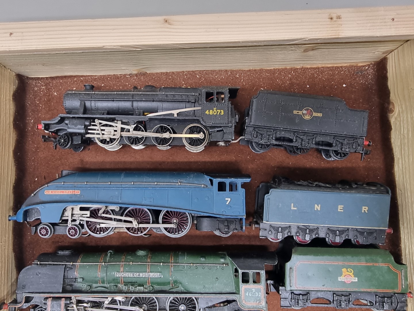 Hornby: a collection of nine 00 gauge locomotives, five having related tenders, to include ' - Image 2 of 5
