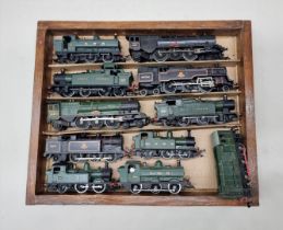 00 Gauge: a small quantity of locomotives, to include a Triang 'Princess Elizabeth' No.46201, and