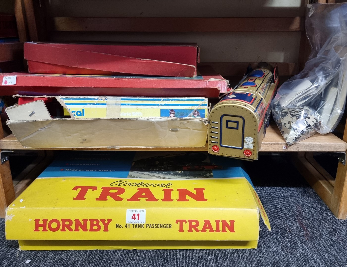 Hornby: a vintage boxed No.41 Tank Passenger clockwork train set; together with two part sets of