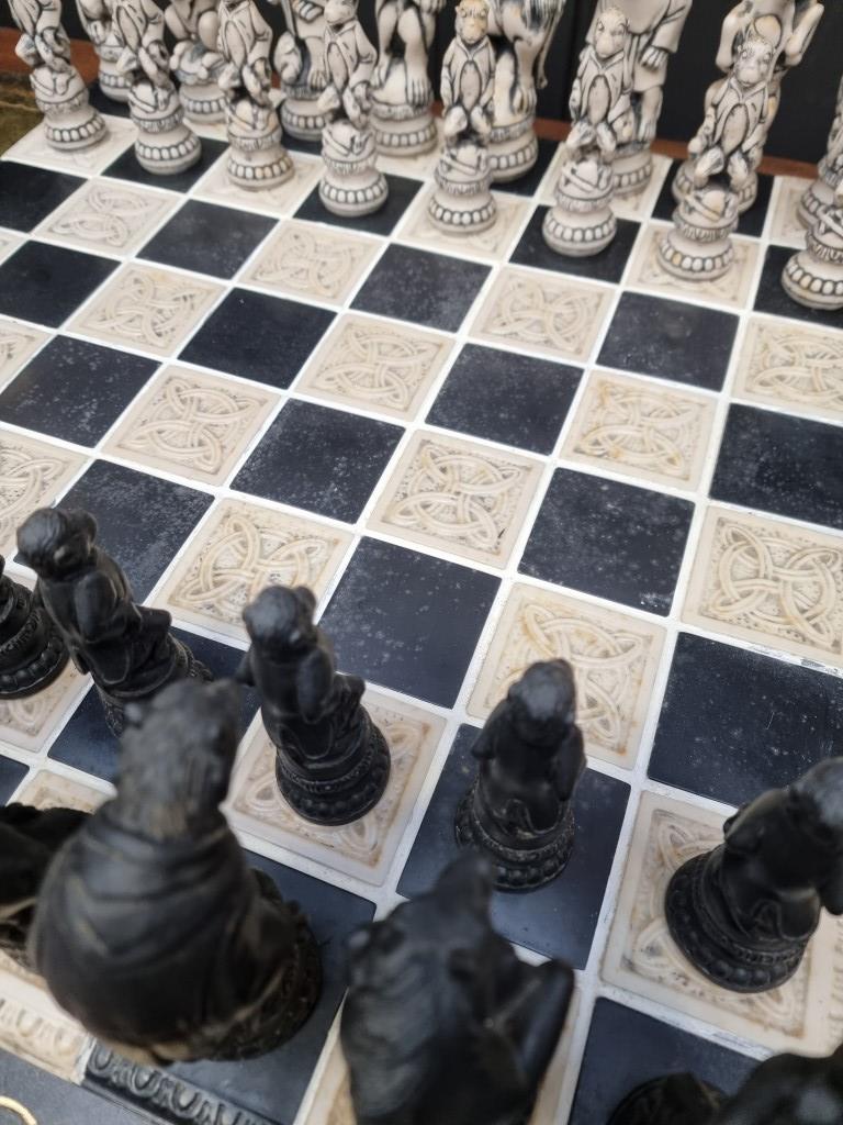 A large resin chess set, king 19cm, pawn 10.7cm; together with similar 55cm chessboard. - Image 4 of 4