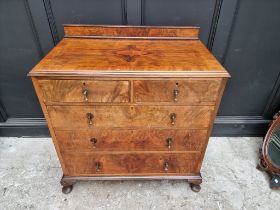 A 1930s walnut chest of drawers, 91.5cm wide.