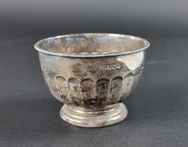 A silver sugar bowl, by Viner's Ltd, Sheffield 1931, 11cm diameter, 153g.