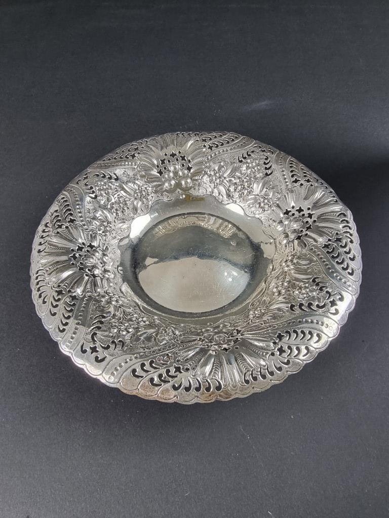 A Victorian pierced silver footed bowl, by Martin, Hall & Co, Sheffield 1892, 18.5cm diameter, 225g. - Image 2 of 4