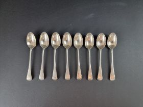 A set of eight Victorian silver teaspoons, by Robert Stebbings, London 1896, 160g.