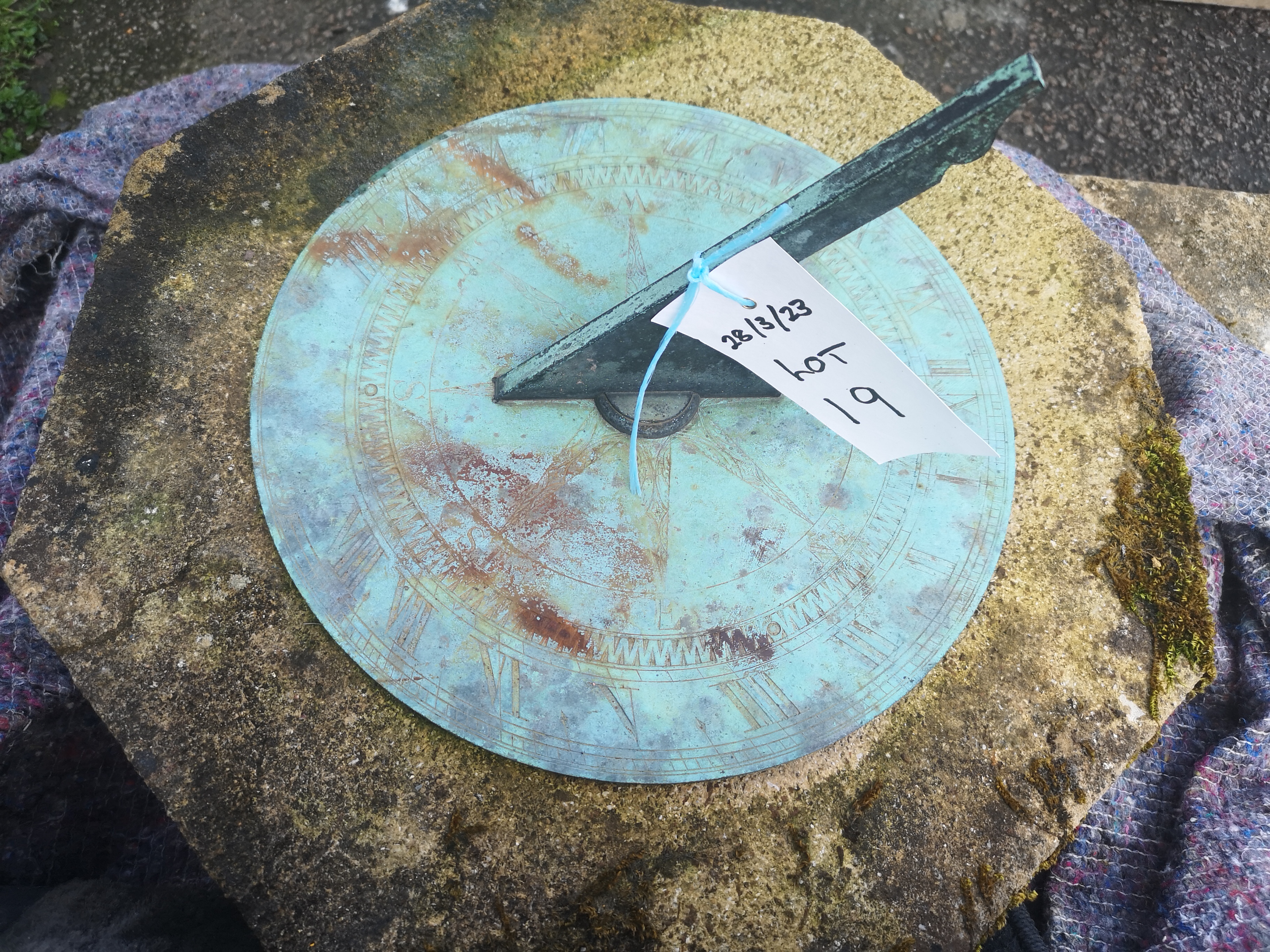 A substantial Victorian gothic carved Cotswold stone sundial - Image 2 of 2