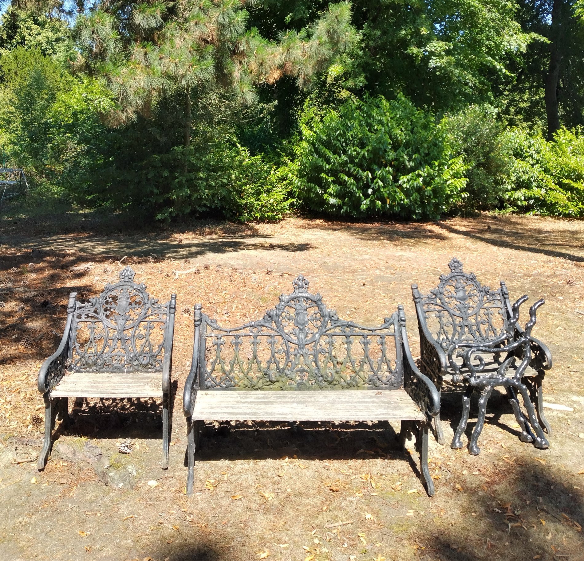 A suite of Coalbrookdale style Gothic pattern furniture - Image 2 of 2