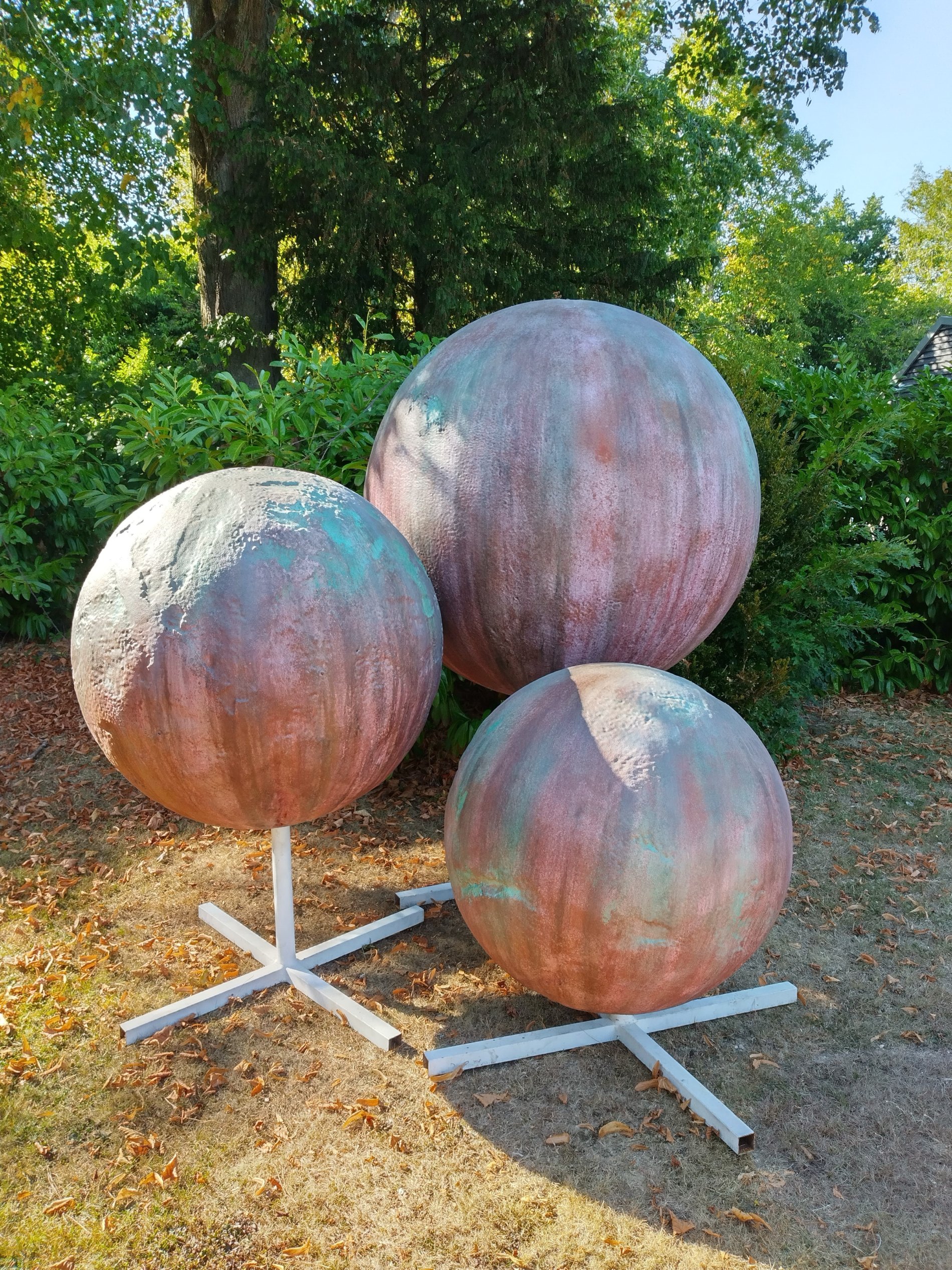 Three polyurethane resin spheres