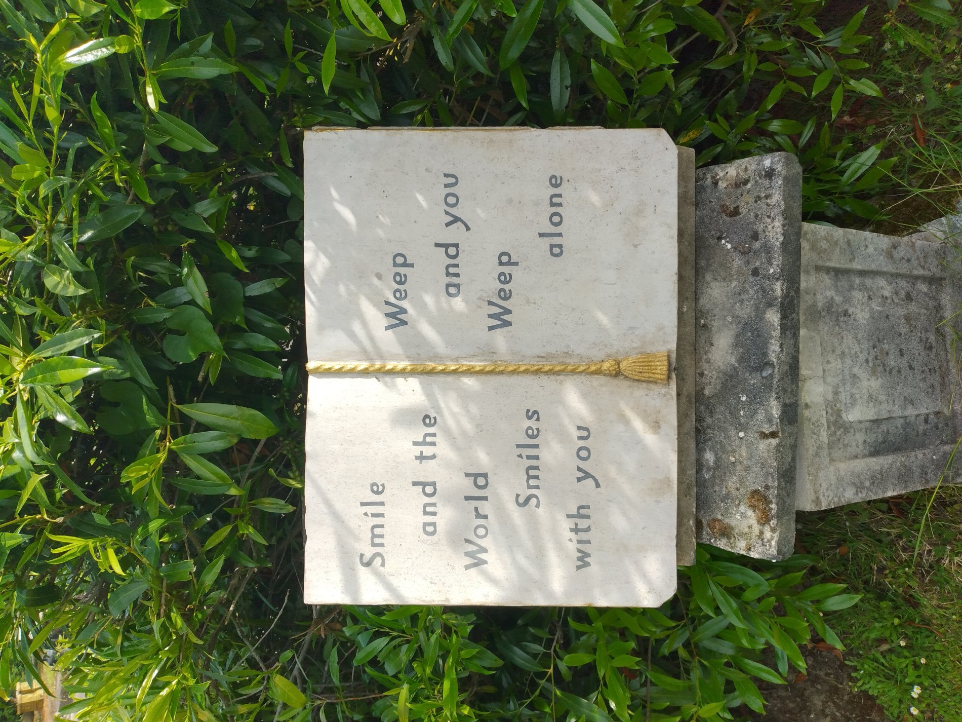 A carved stone book with inscribed quotation - Image 2 of 6
