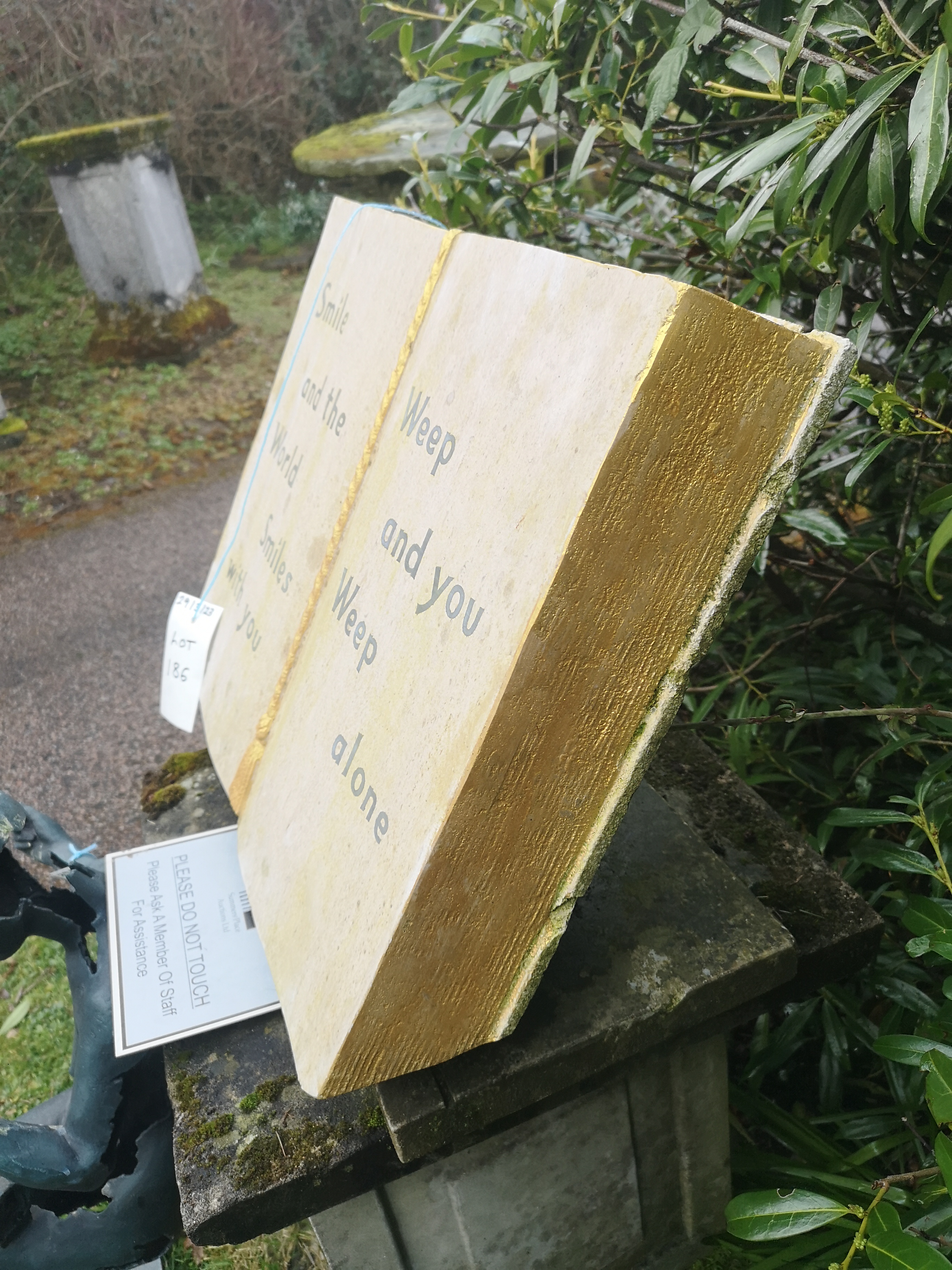 A carved stone book with inscribed quotation - Image 3 of 6