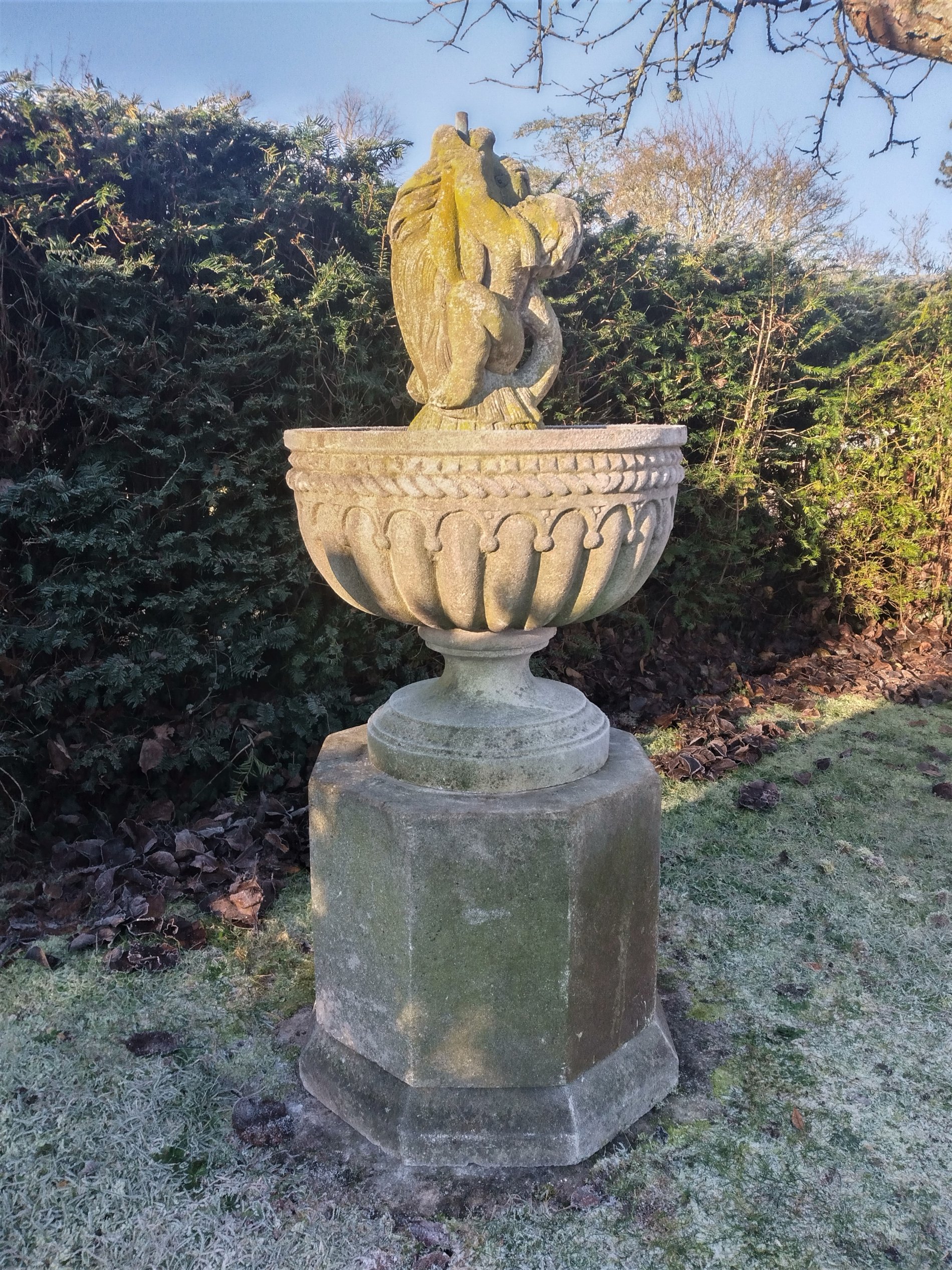 A composition stone fountain on pedestal - Image 2 of 2