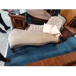 Button backed chaise longue