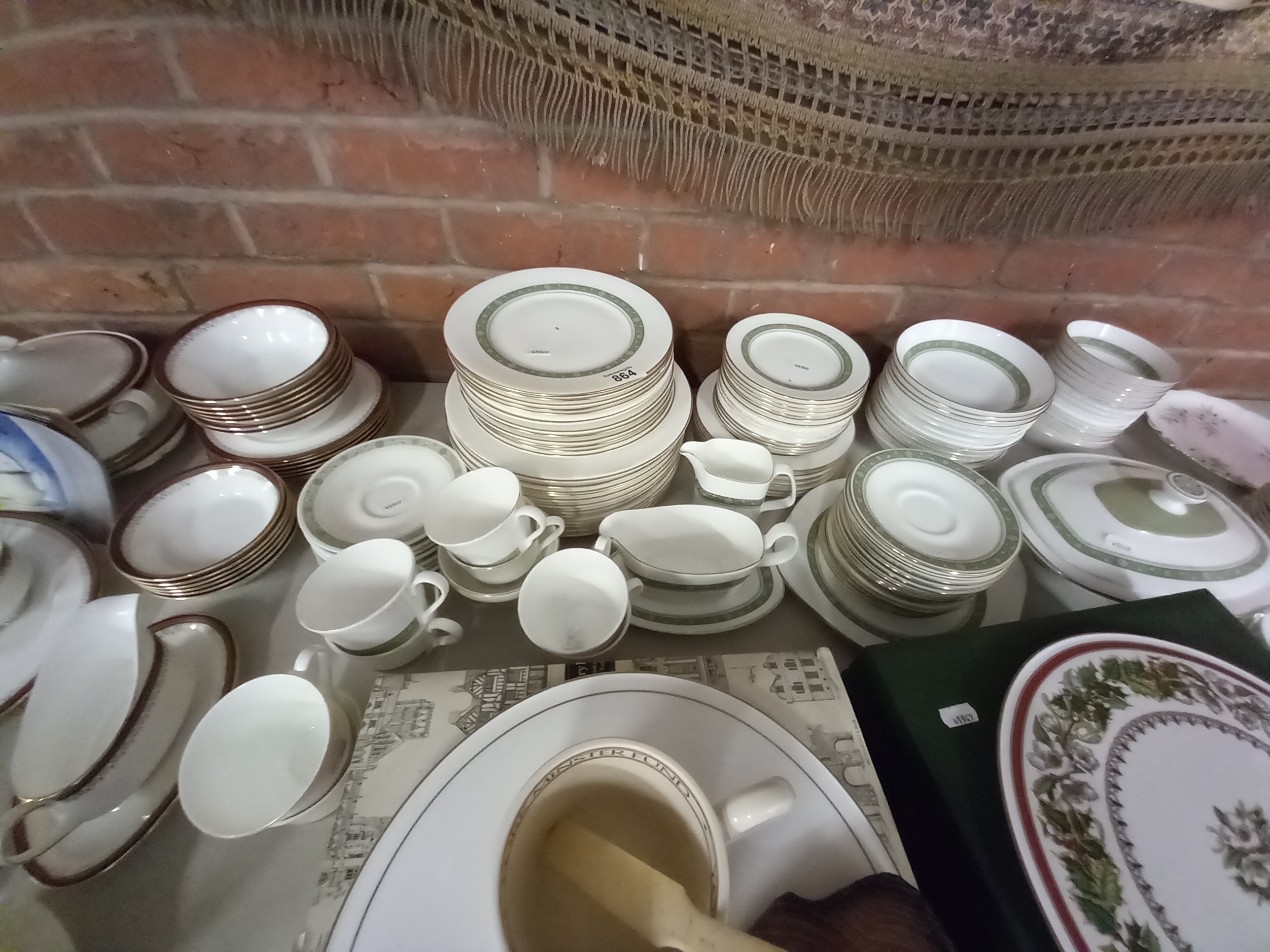 ROYAL DOULTON ' RONDELAY' DINNER SERVICE, YORK MINSTER ITEMS & LIMITED EDITION PLATES" - Image 7 of 11