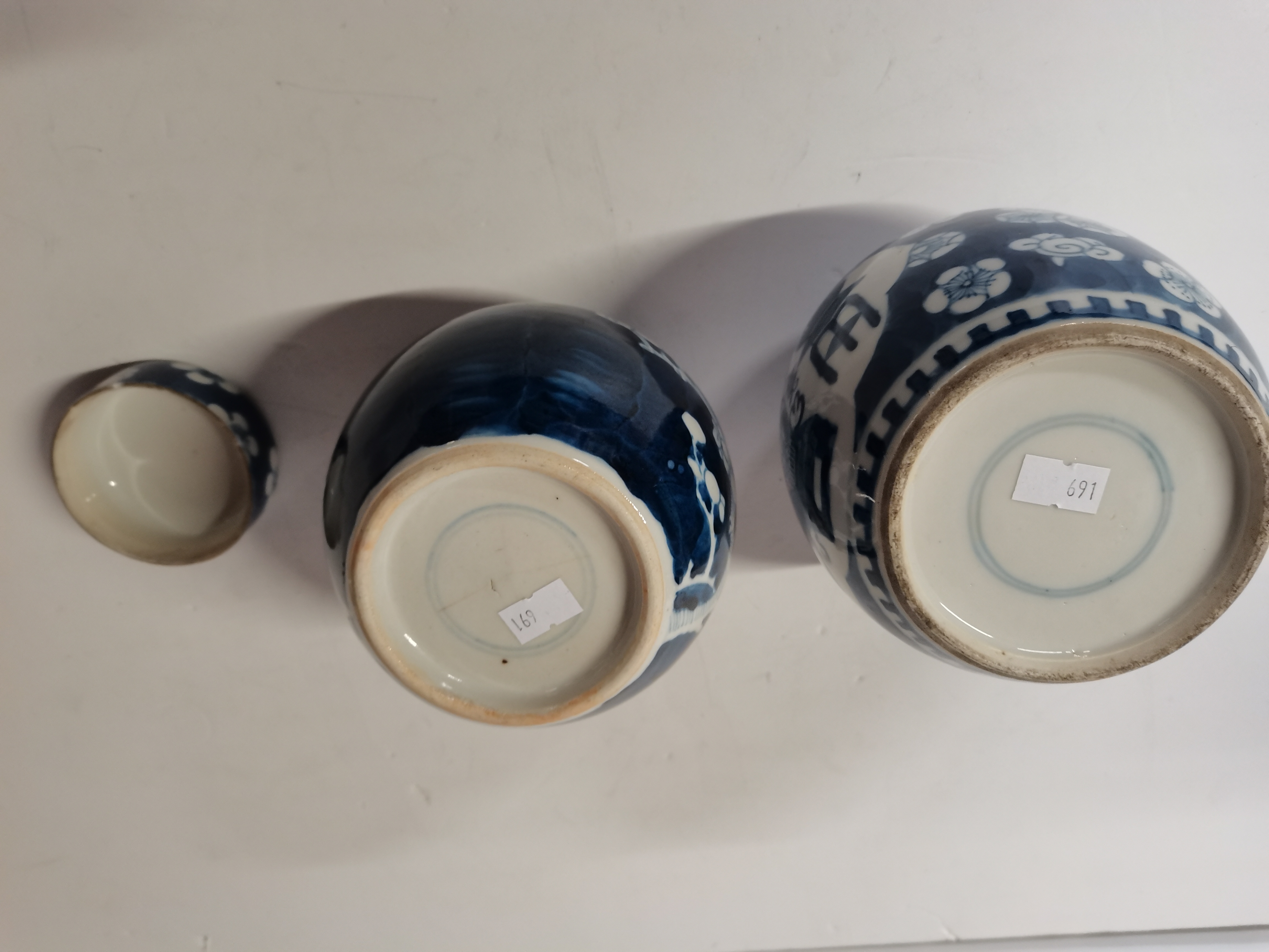 X2 Chinese Ginger Jars 1 with a lid - good condition H14cm (one with no Lid) H13cm or 15cm with lid - Image 6 of 10