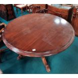 Circular Victorian dining table diameter 136cm