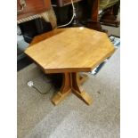 Mouseman octagonal table D50cm x H47.5cm