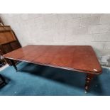 Victorian 2 leaf extending Mahogany dining table