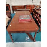 Mahogany extending dining table (3 leaves)