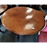 Centre round table D102cm