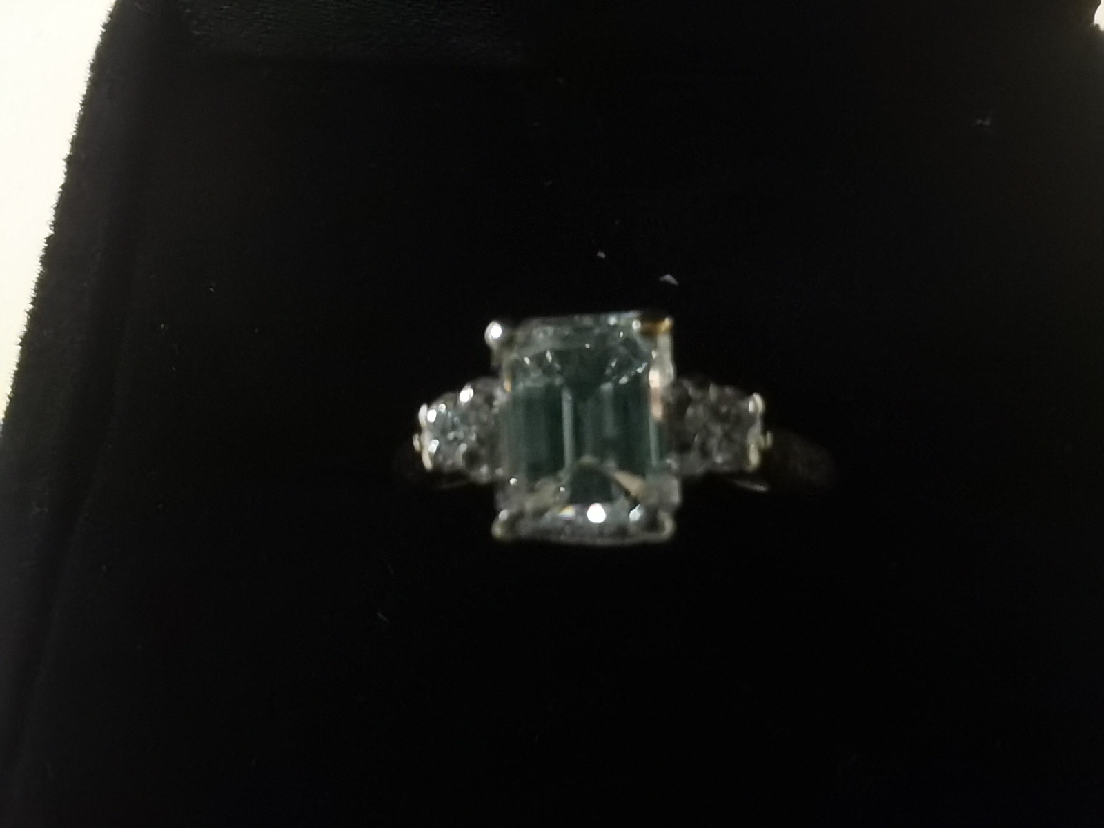 Diamond Ring - Emerald Cut 1.03 with 10 points either side in 18carat yellow gold size J - Image 7 of 9