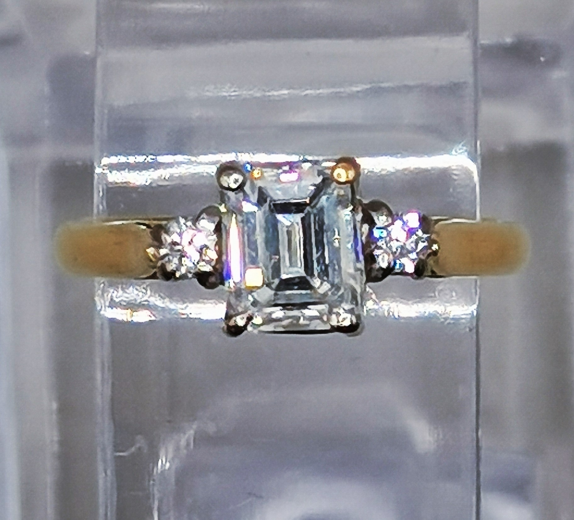 Diamond Ring - Emerald Cut 1.03 with 10 points either side in 18carat yellow gold size J - Image 5 of 9