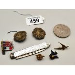 Art Deco buttons, silver penknife, and brooches an