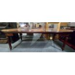 Victorian dining table with 3 leaves