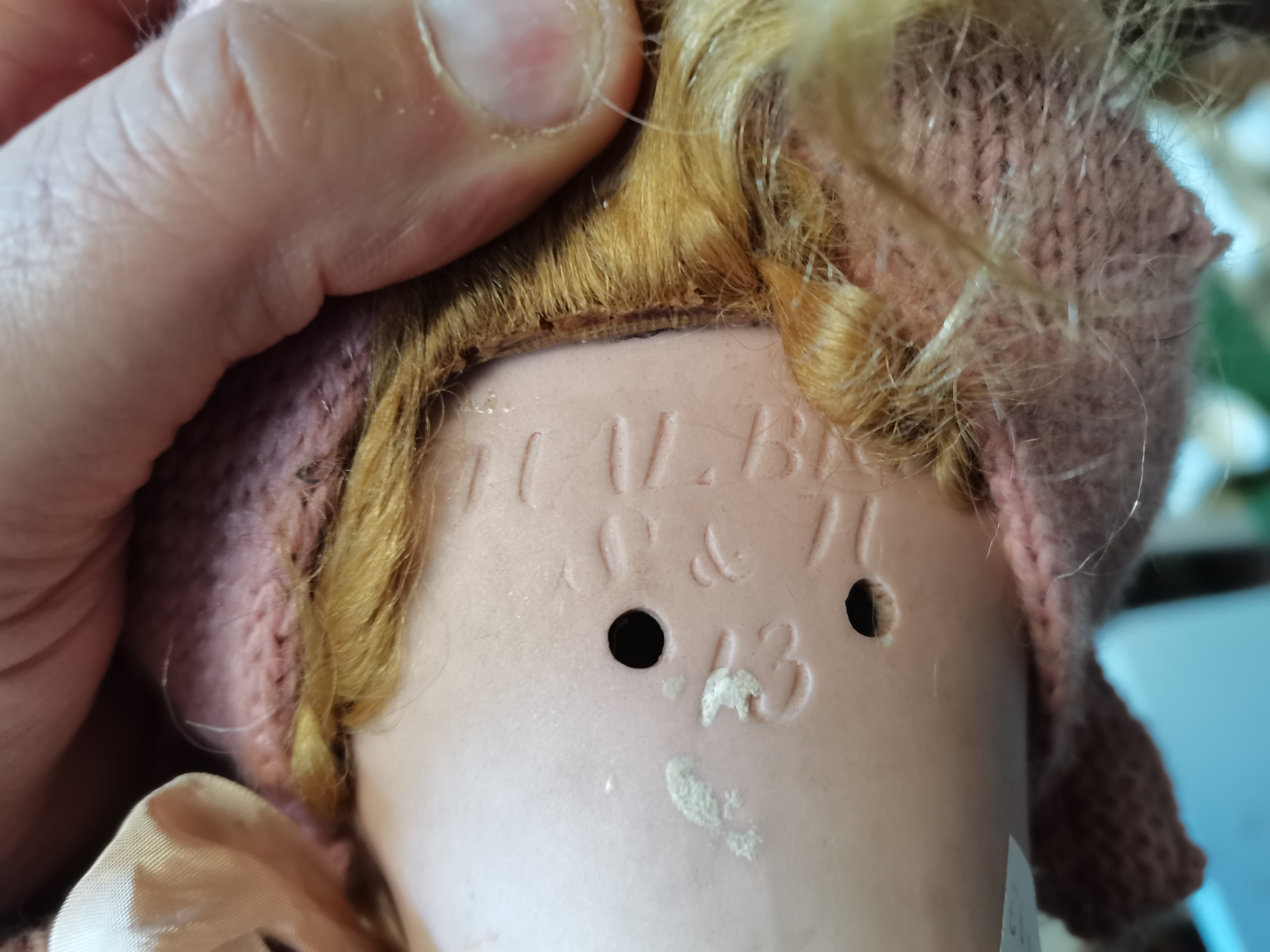 Antique German Porcelain doll Head ok fingers (A/F) Plus Teddy Bear ( possibly Simon and Halbig - Image 3 of 5