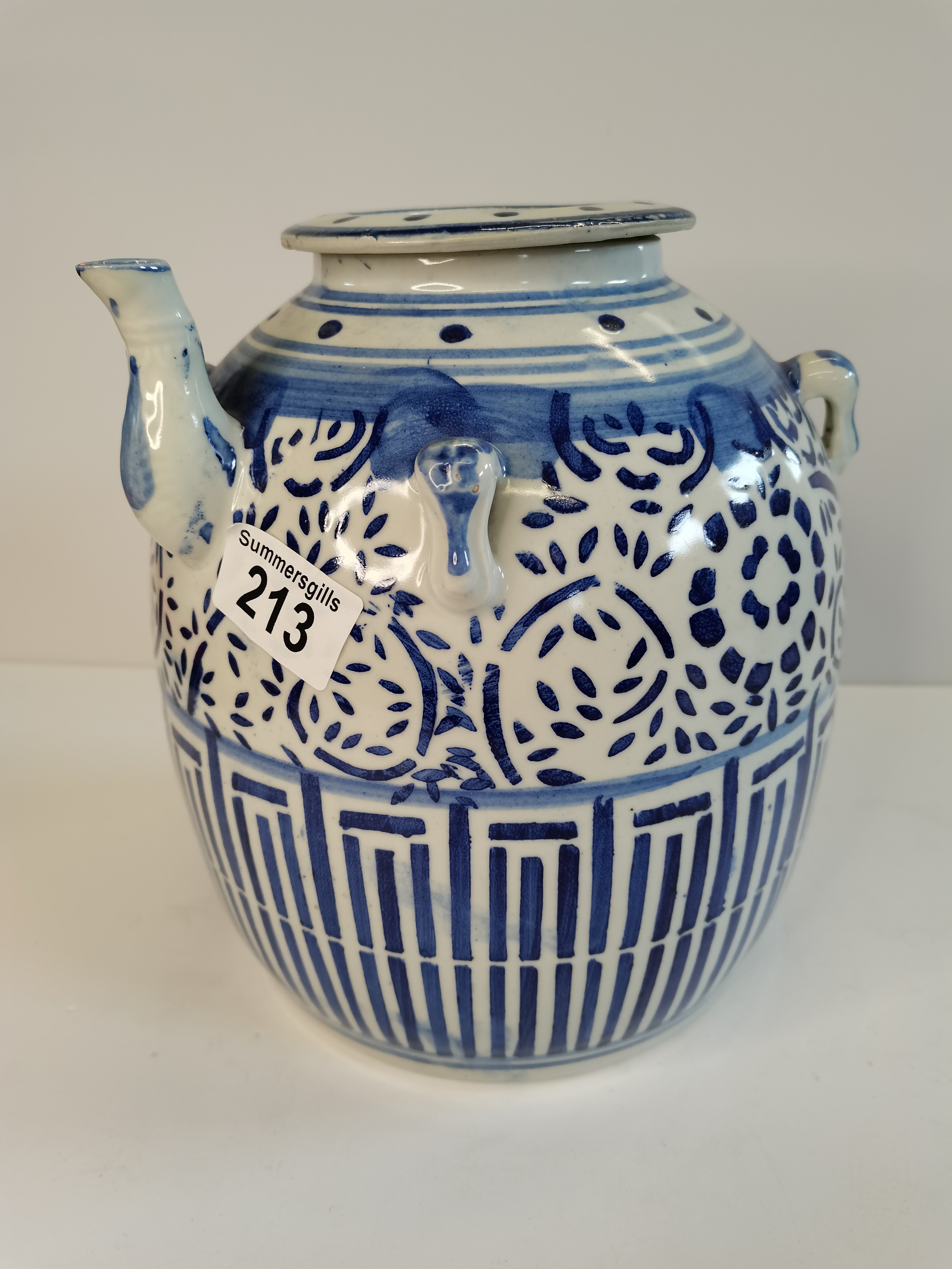 Chinese Qianlong blue and white porcelain wedding teapot -