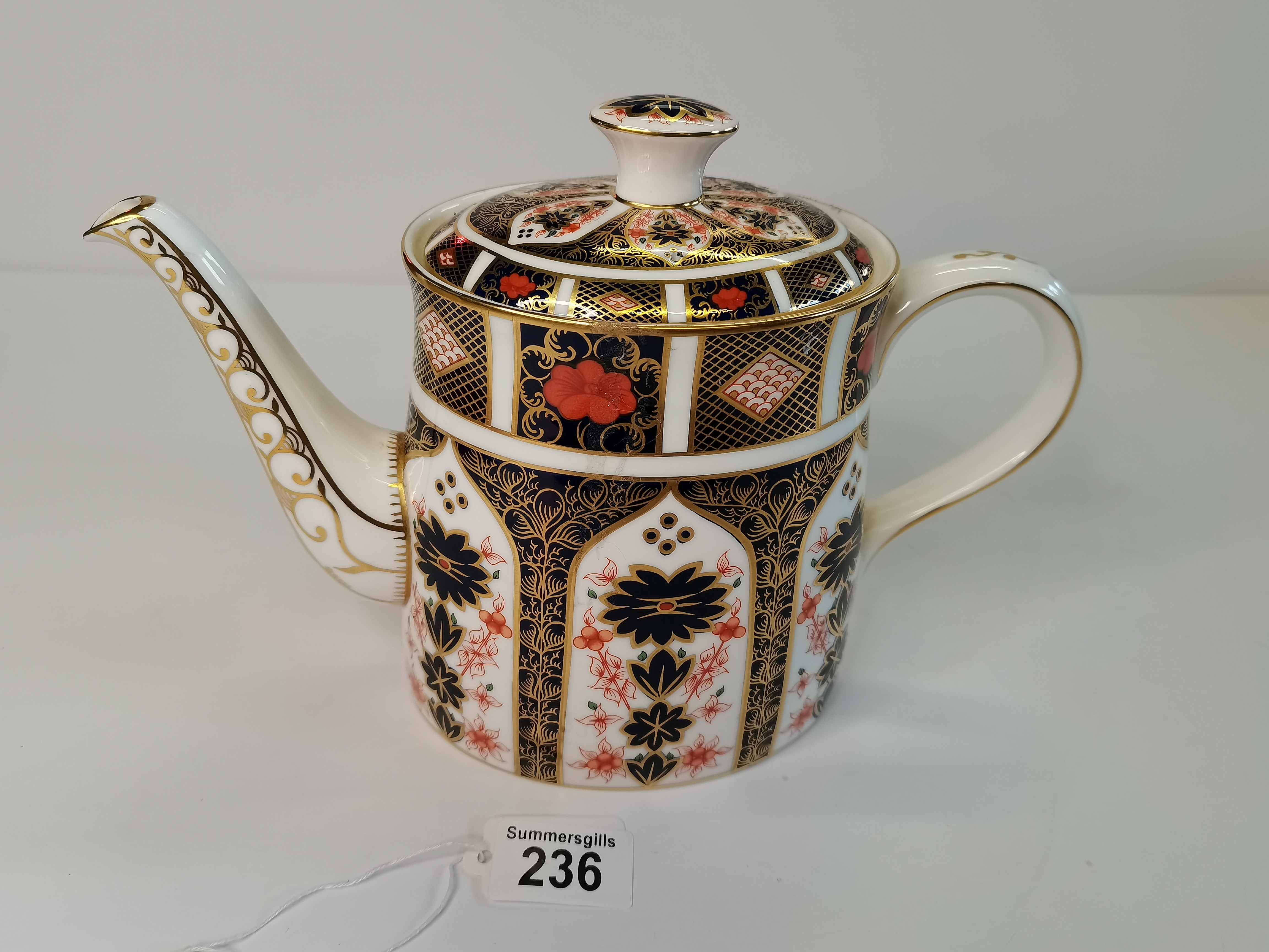 Royal Crown Derby Teapot Old Imari 1128 LIV