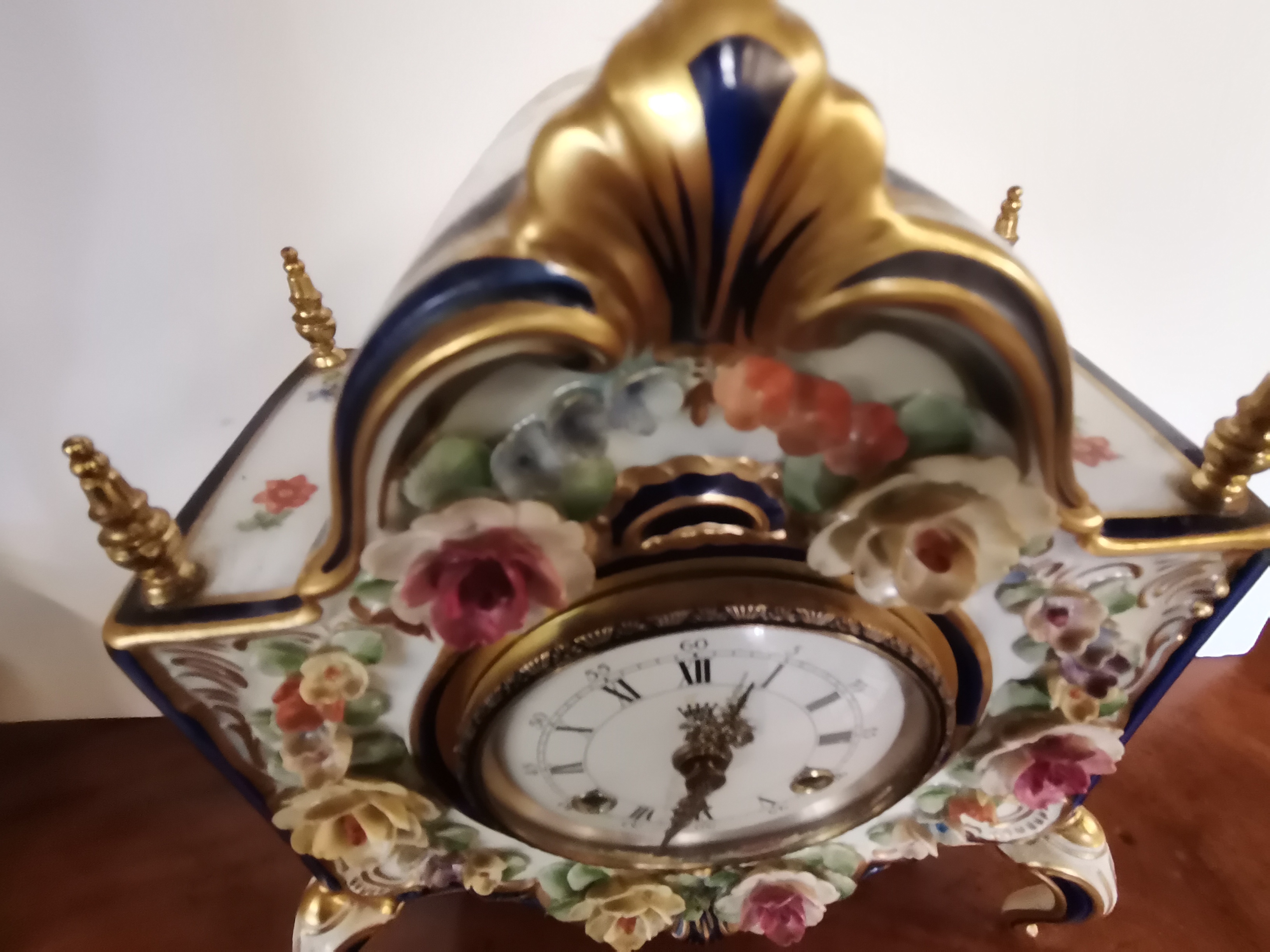 Dresden Mantle clock and lamp ( shade d/d ) - Image 2 of 7