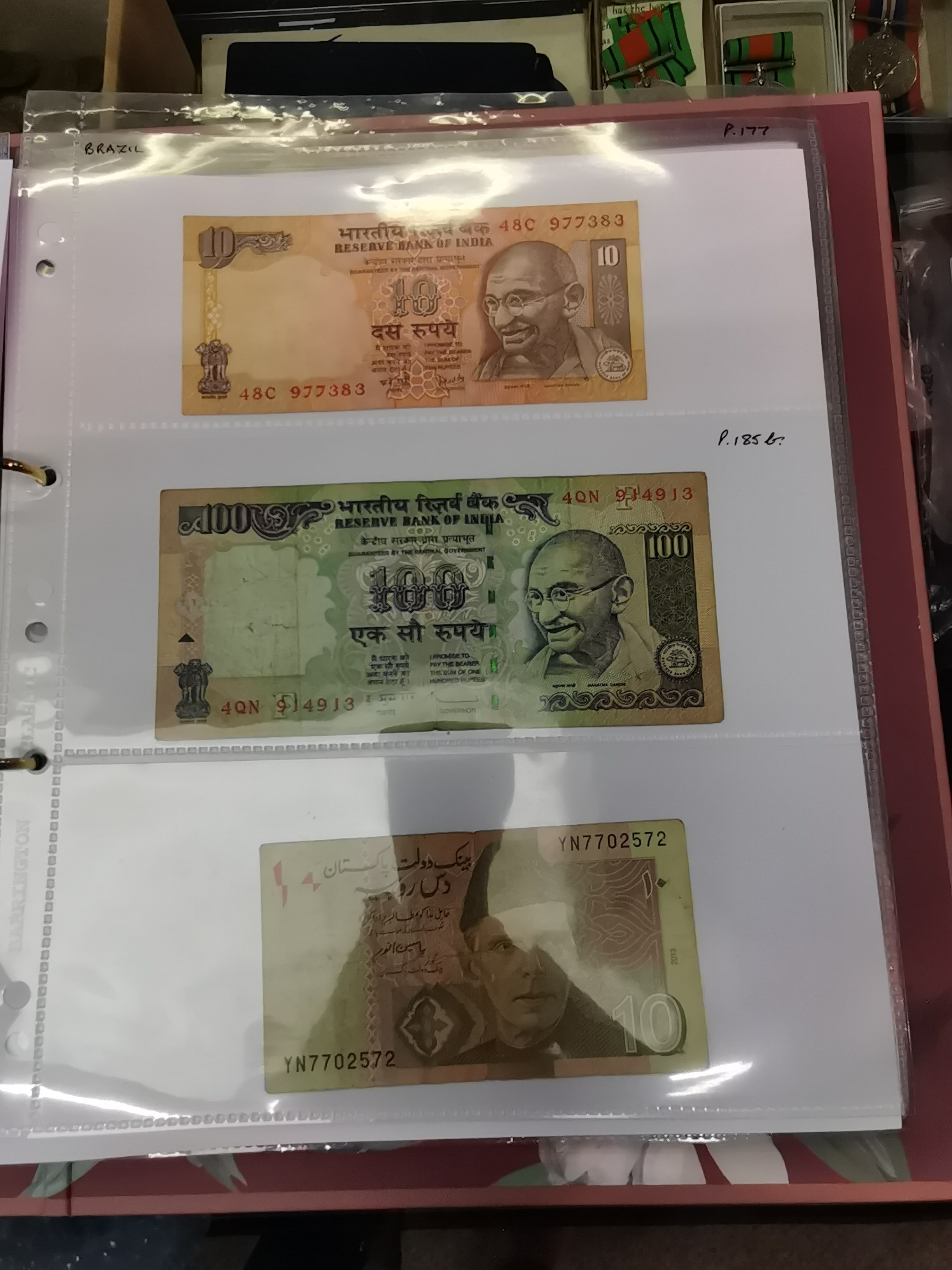 X2 albums of world banknotes - Image 4 of 27