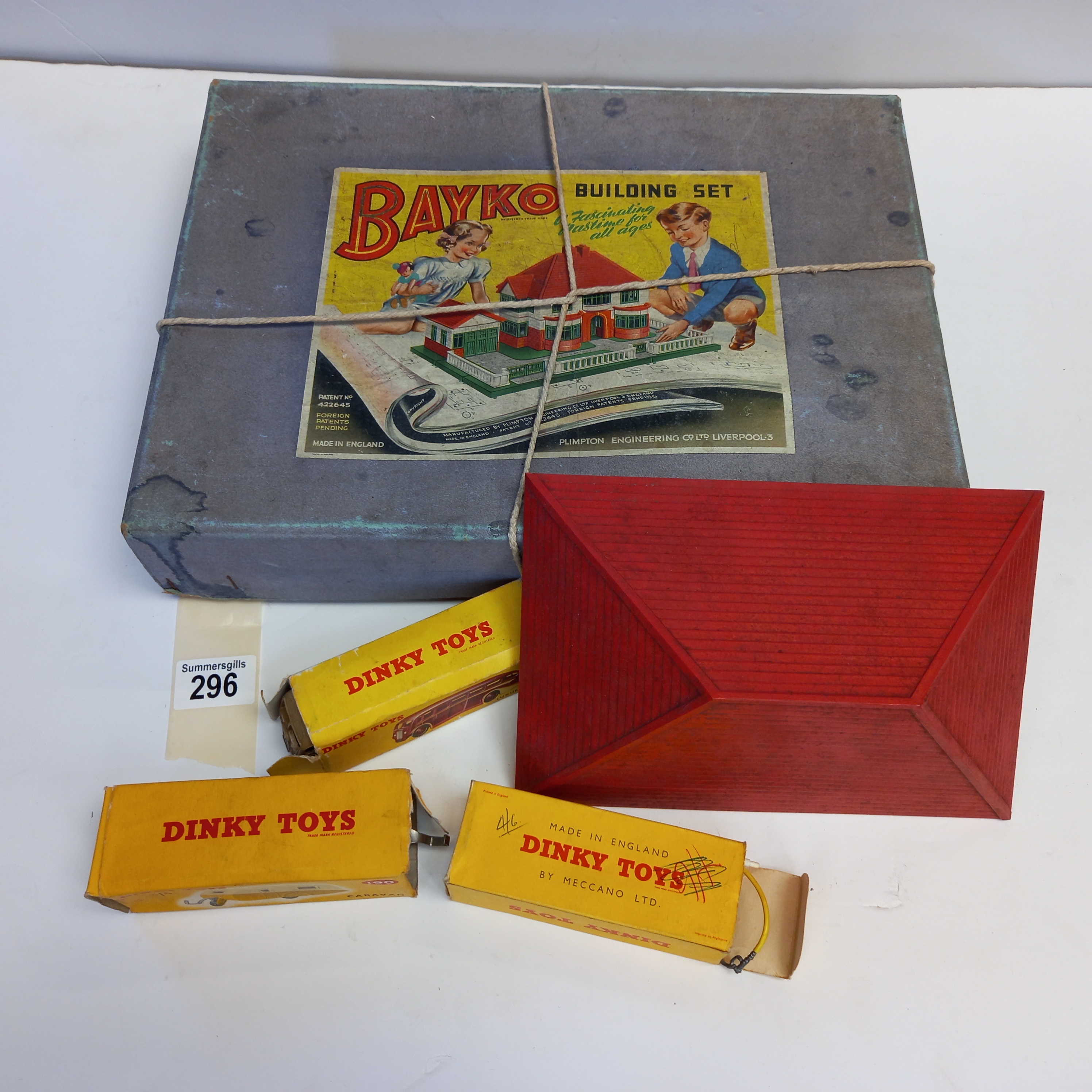 x3 Dinky toys in original boxes plus boxed Bayko Building set