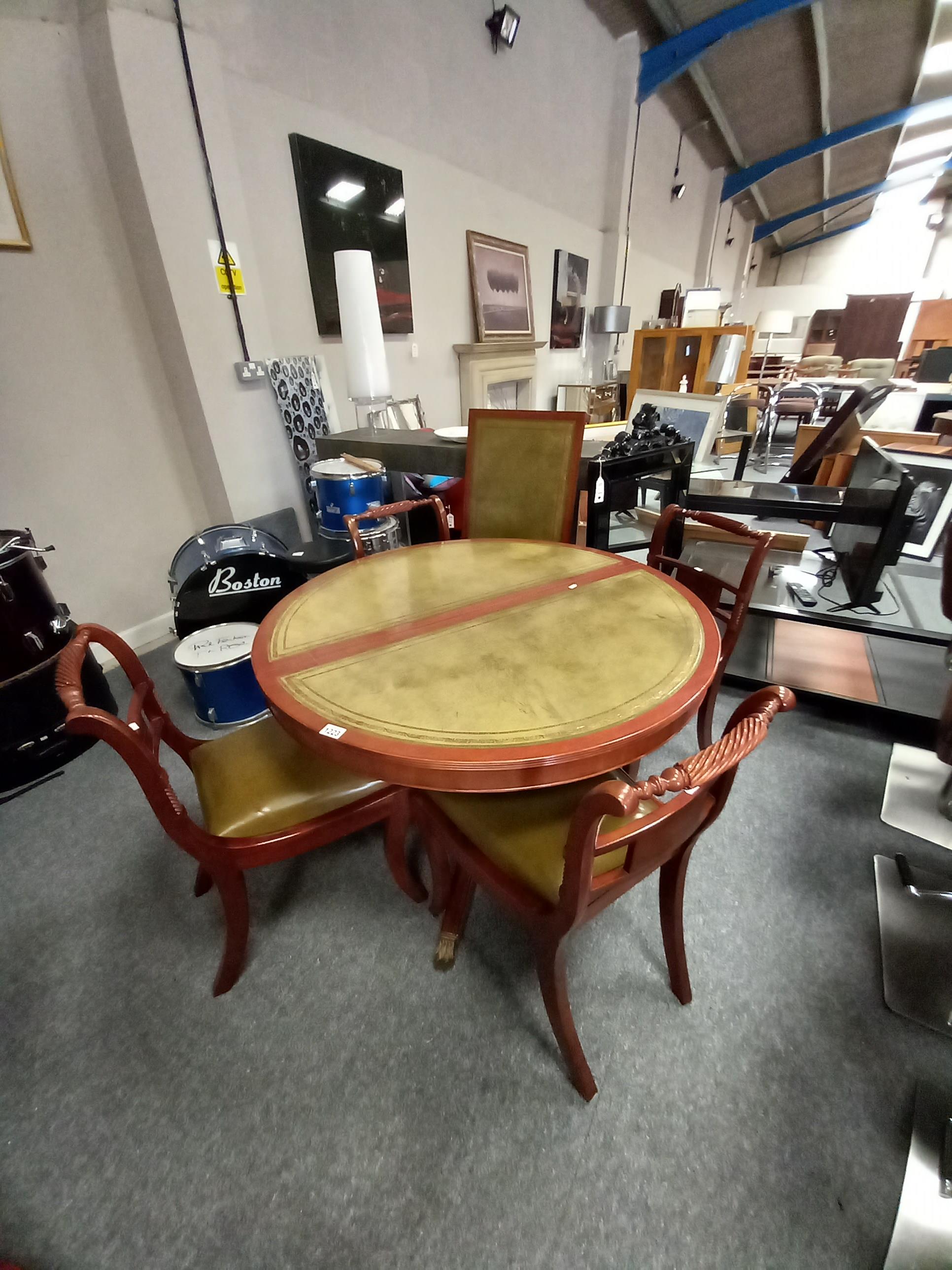 Mahogany and leather top extendable dining table with 4 chairs. 1 central leaf D105cm