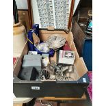 Box of collectable items incl cruet set, serving s