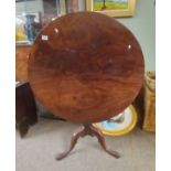 Georgian Mahogany round Tilt top table D90cm having a one piece top