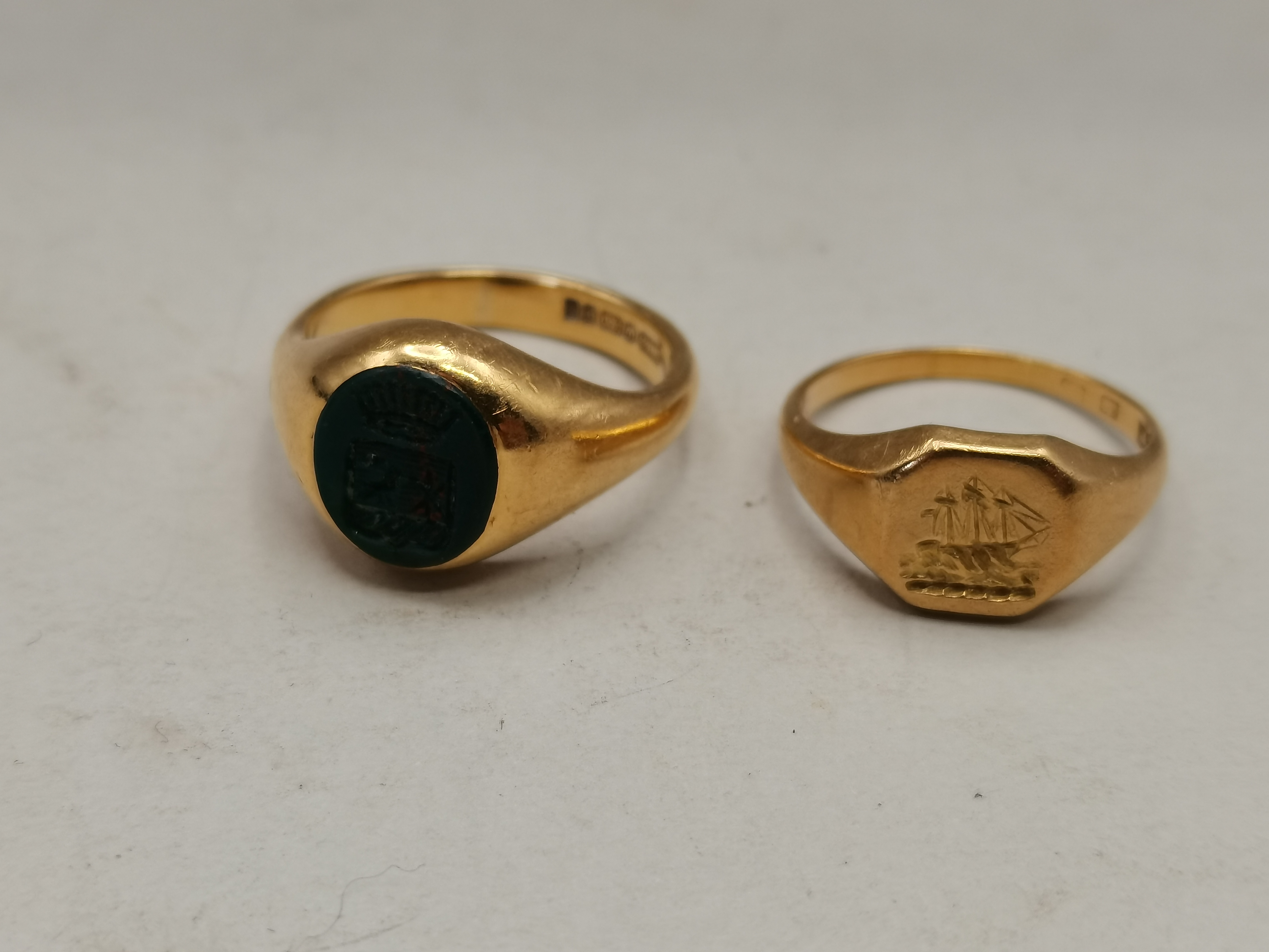 x2 18ct Gold Signet rings total