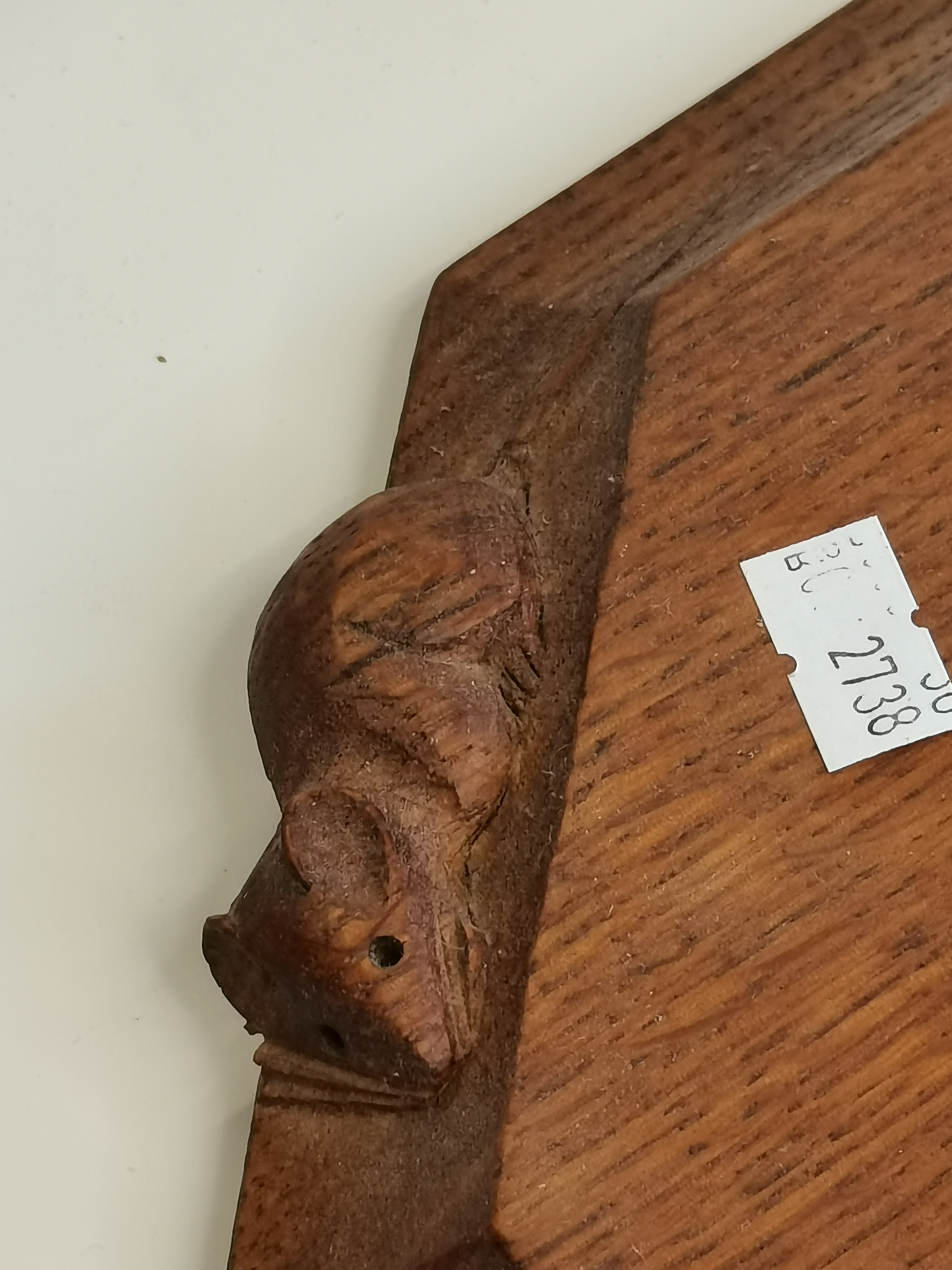 Mouseman Yorkshire Oak Octagonal bread board - Bild 3 aus 5