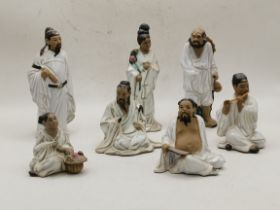 7 x Oriental figures