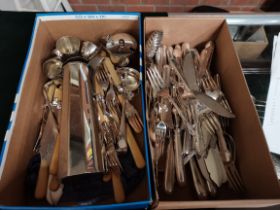 A GROUP OF SILVER-PLATED ITEMS AND FLATWARE