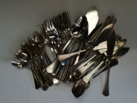 A QUANTITY OF FRENCH SILVER CUTLERY, LATE 19TH/EARLY 20TH CENTURY