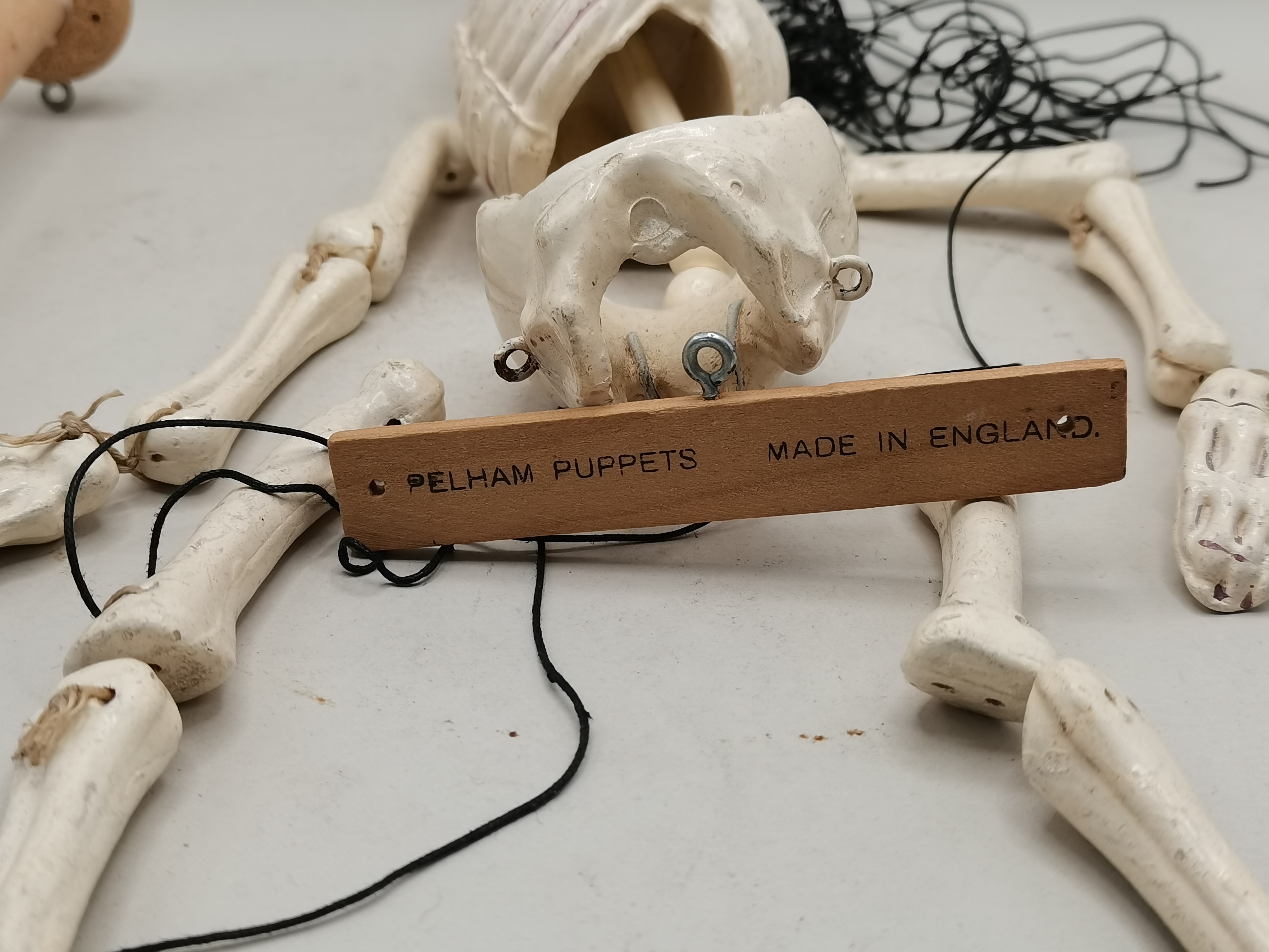 Pelham Skeleton Puppet - Image 3 of 3