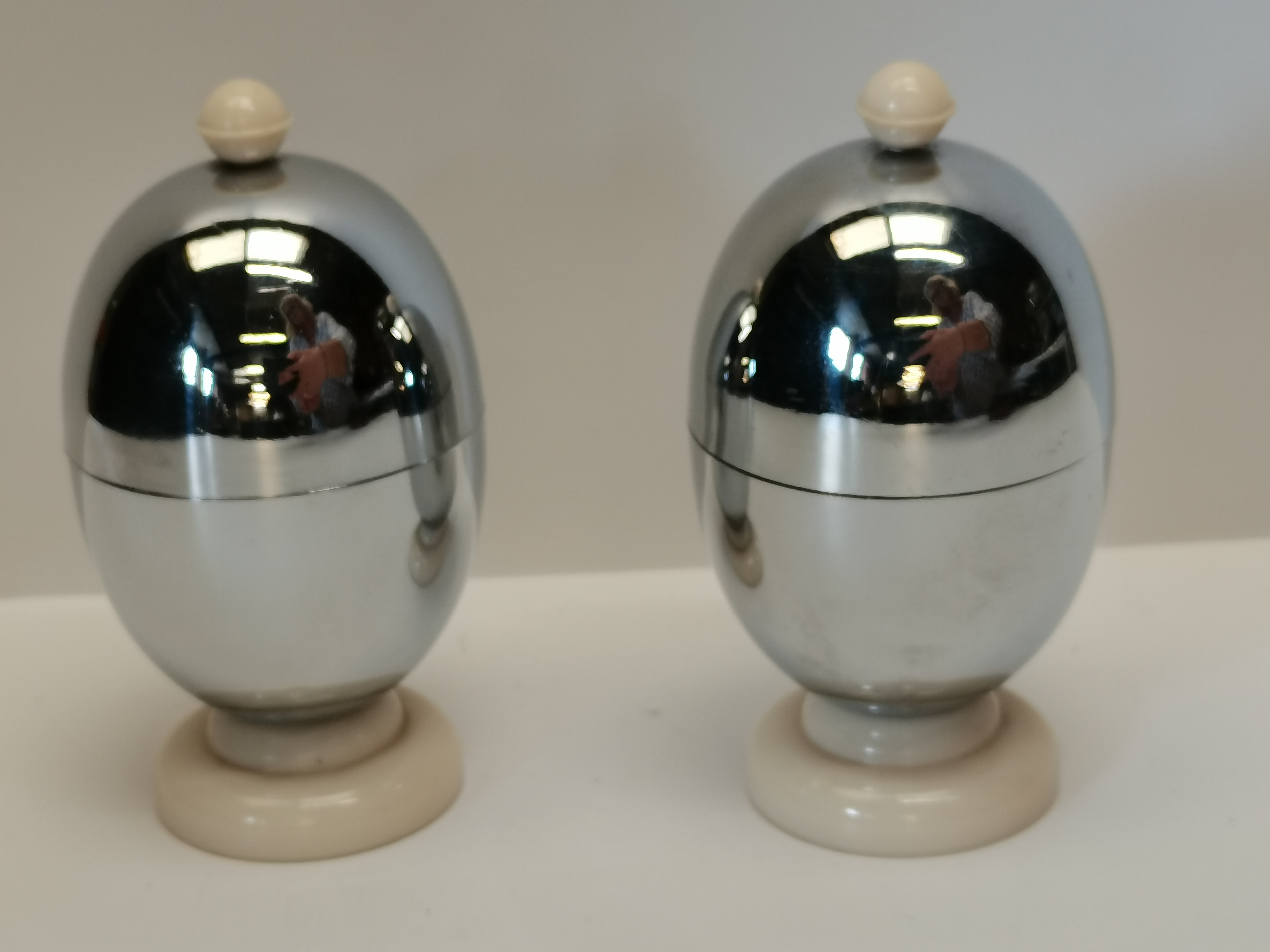 c1955 Two Heatmaster egg cups, made in England.
