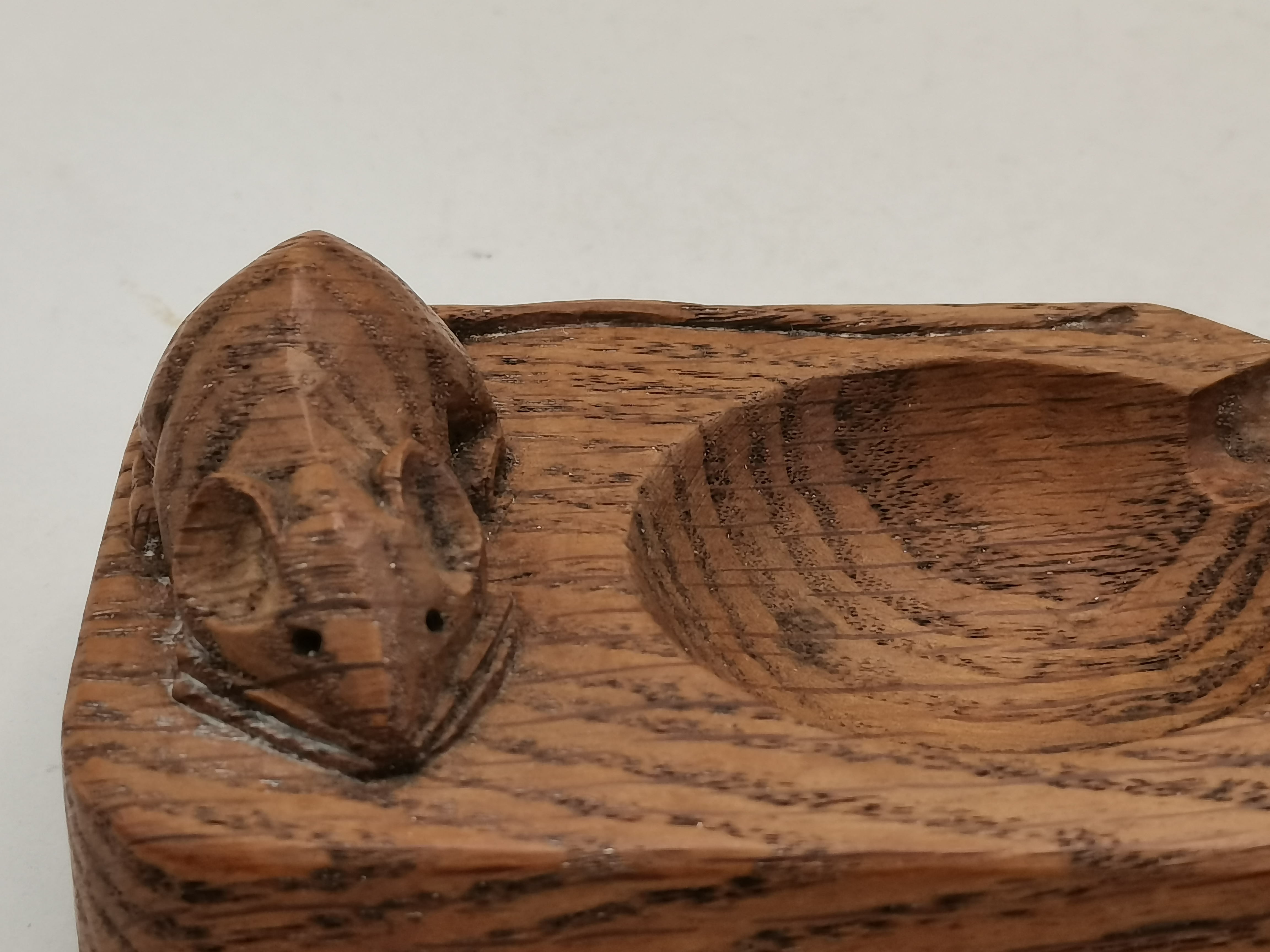 Mouseman ashtray - Image 2 of 3