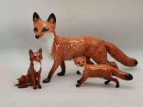 Beswick Fox with 2 cubs
