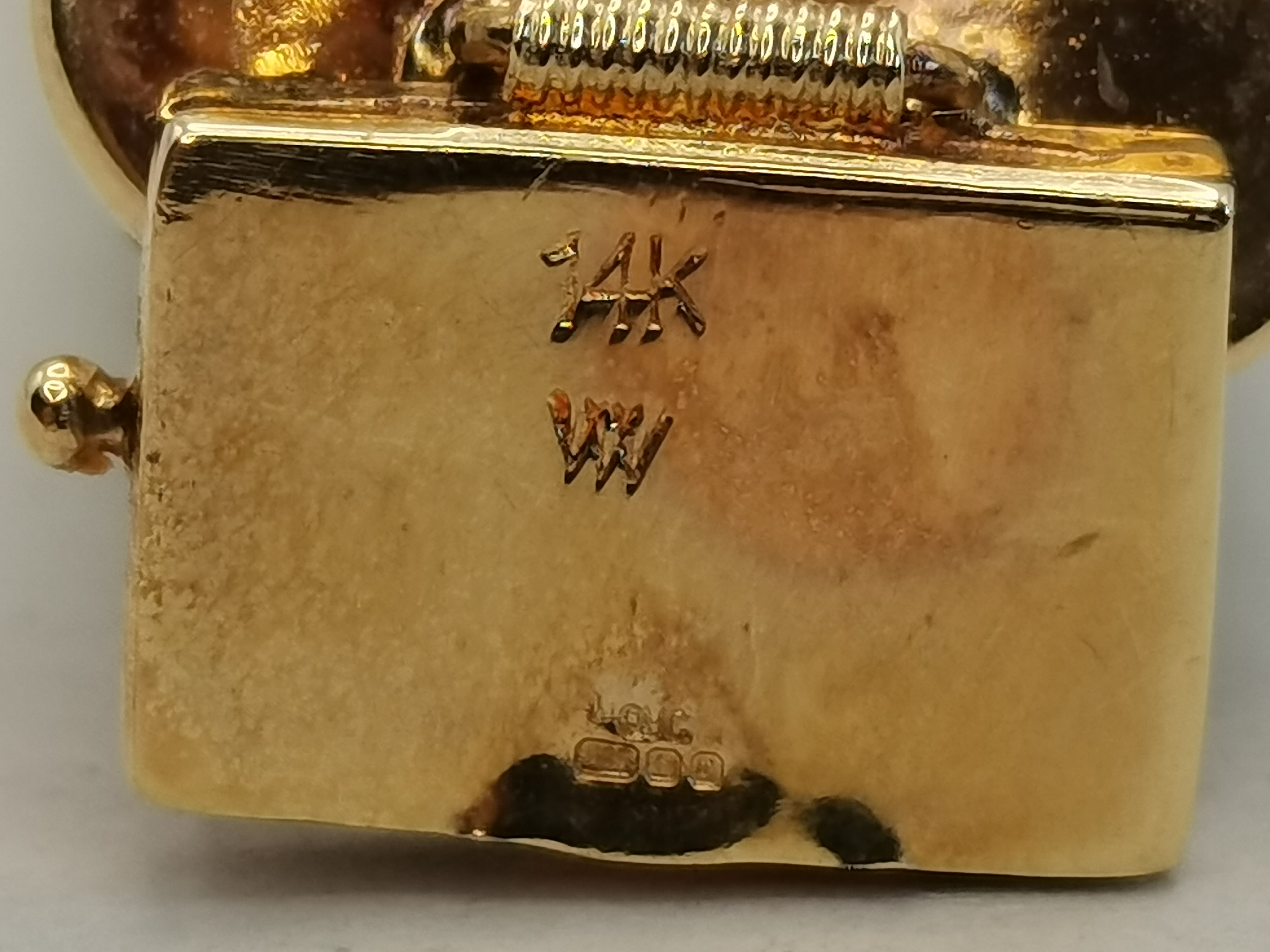 A 14 carat gold mounted jade bracelet - Image 3 of 3