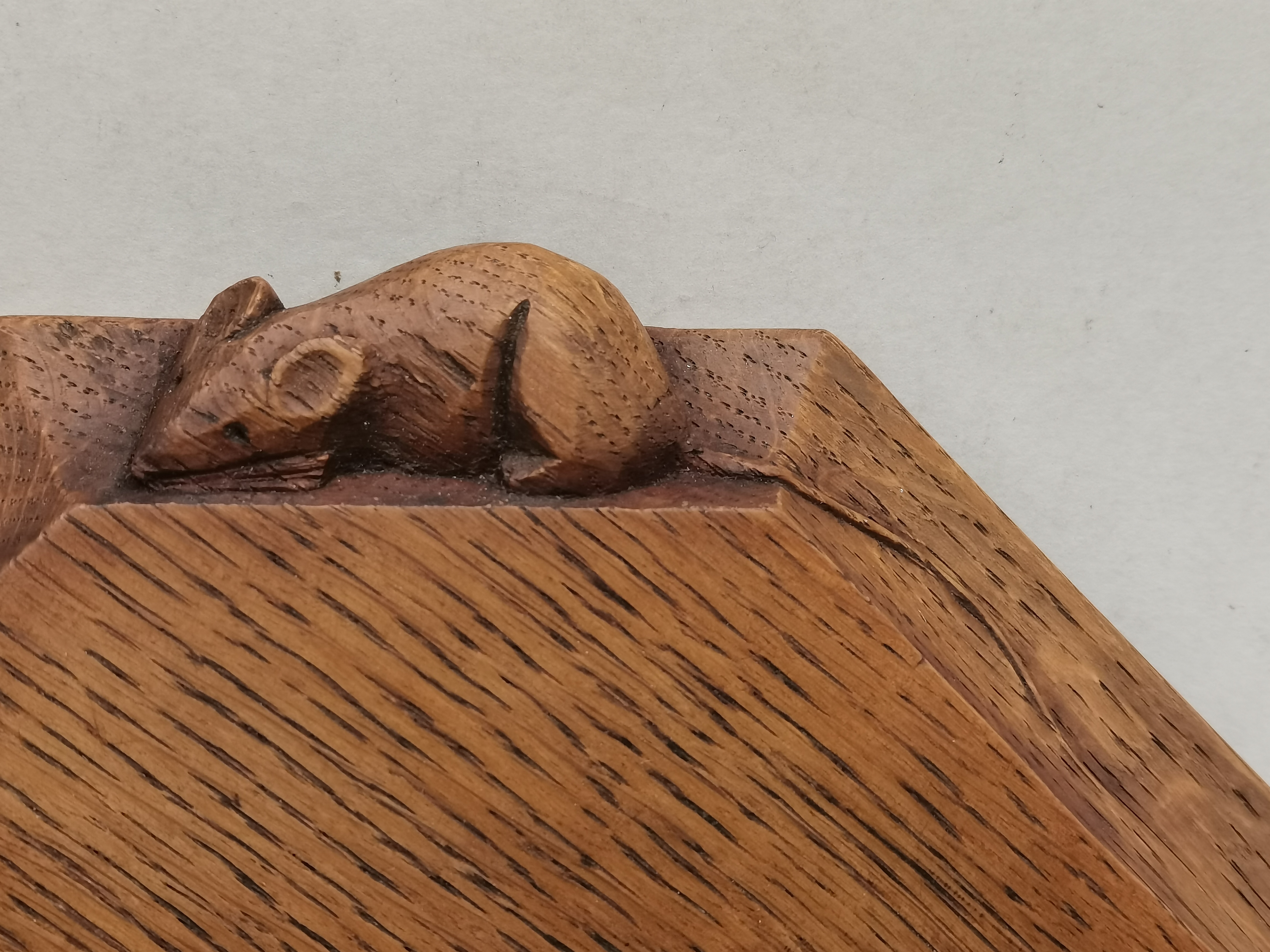 Mouseman Pot stand - Image 2 of 4